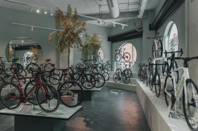 Escapa abre una tienda de bicicletas de 3.000 m2 en Madrid